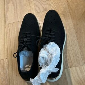 Cole Haan Men’s original Stitchlite™ Wingtip Oxfords 10.5m black with white trim